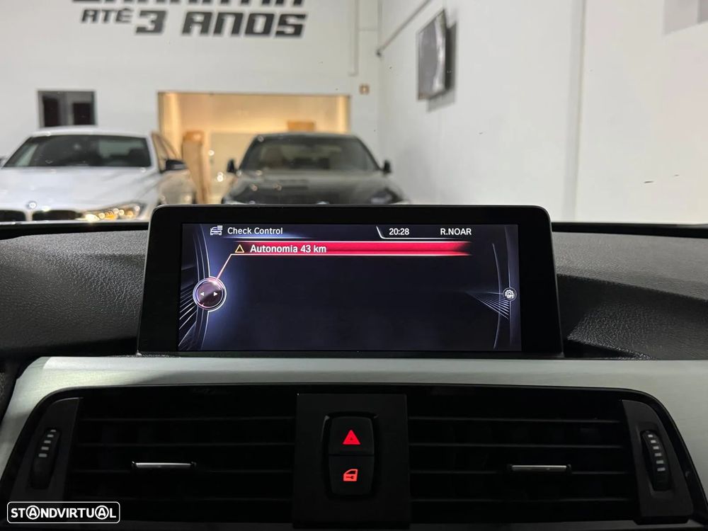 BMW 320 d Touring Pack M - 29