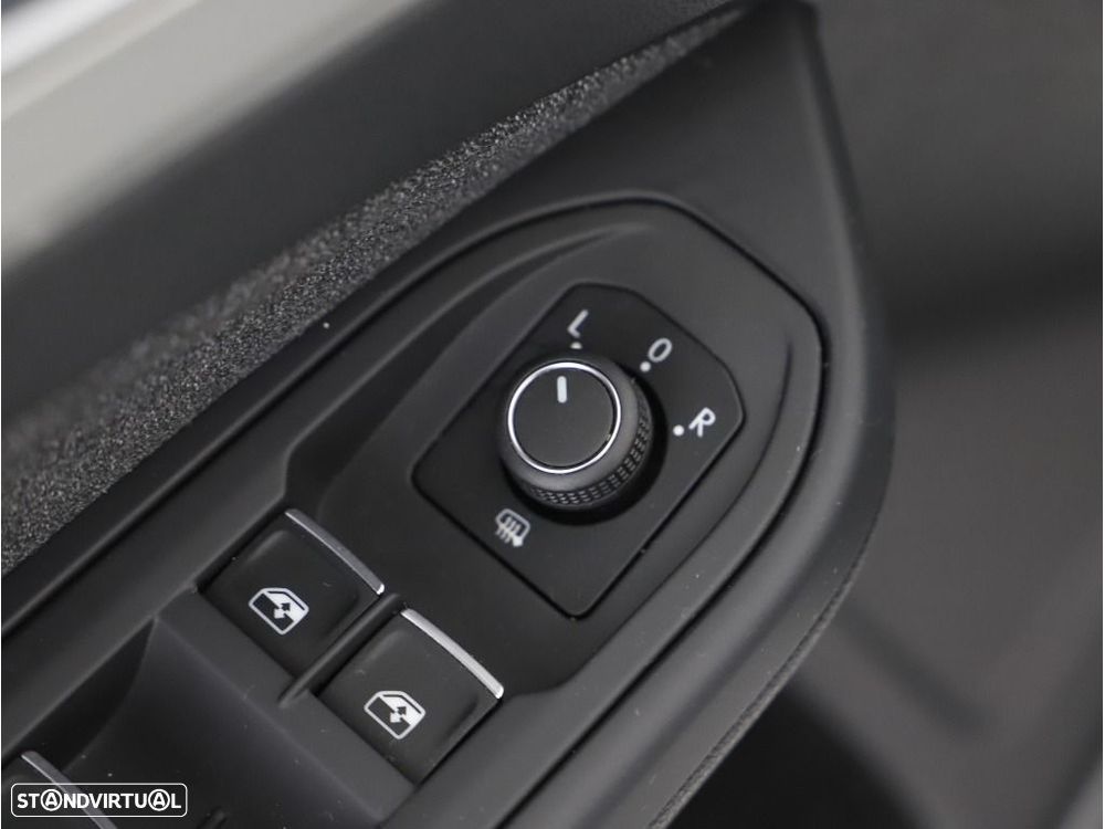 VW Golf 1.0 eTSI Life DSG - 31