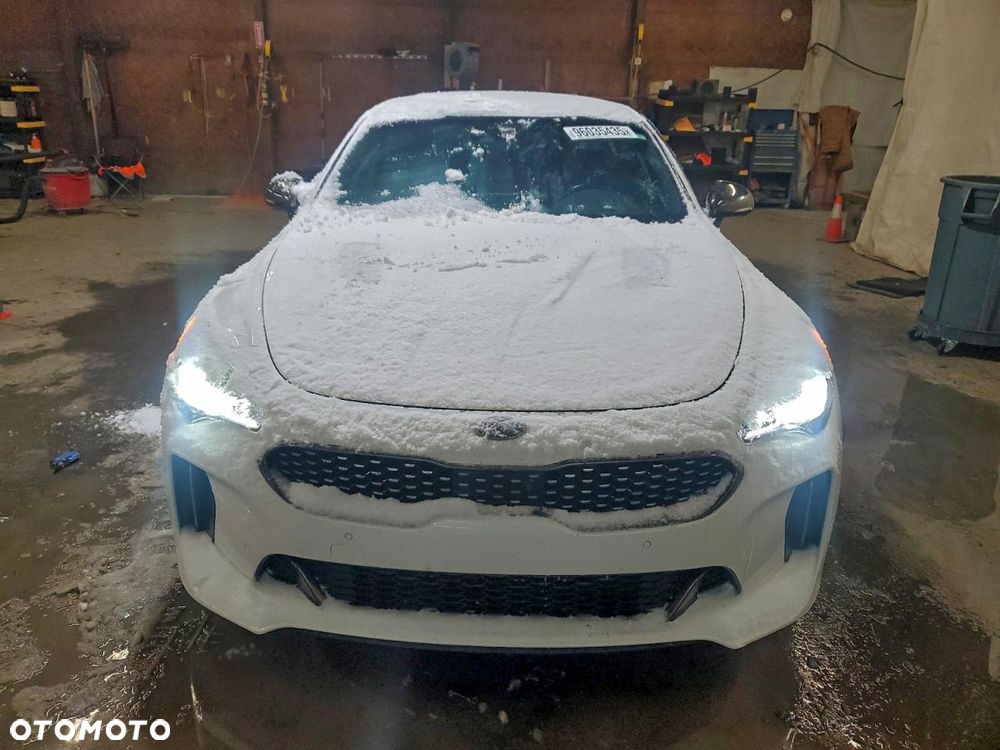 Kia Stinger 3.3 T-GDI AWD GT - 9