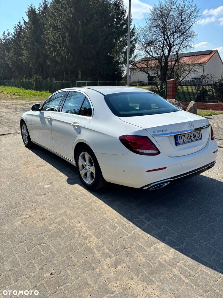 Mercedes-Benz Klasa E 220 d 9G-TRONIC - 4
