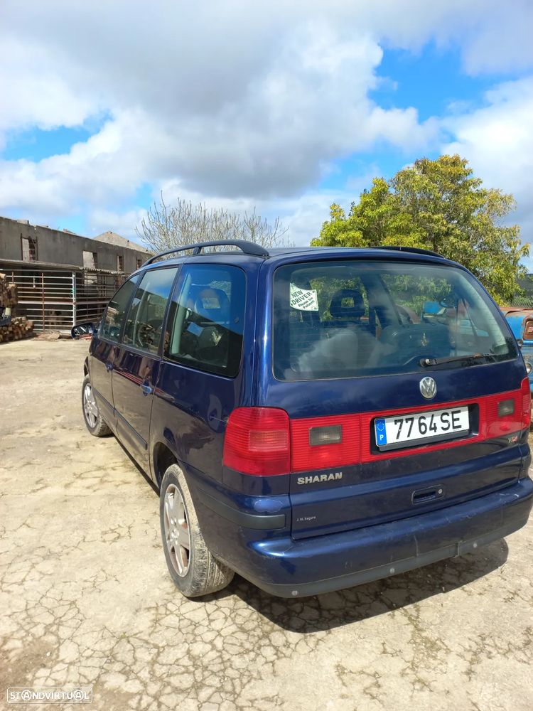 VW Sharan 1.9 TDi Confortline - 4