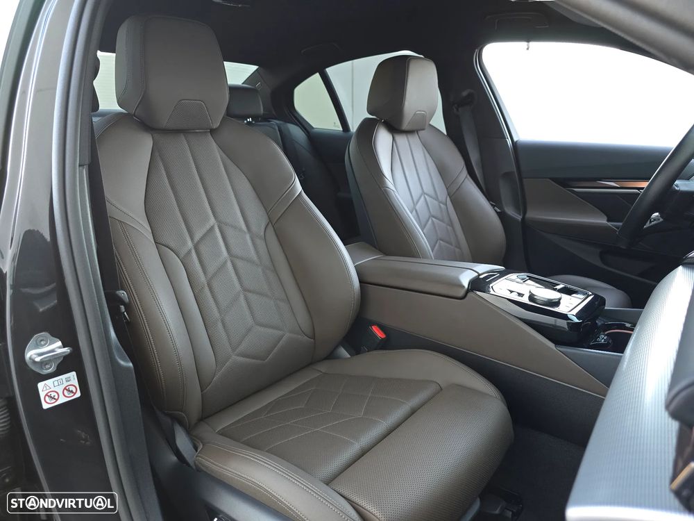 BMW i5 eDrive40 Pack Desportivo M - 33
