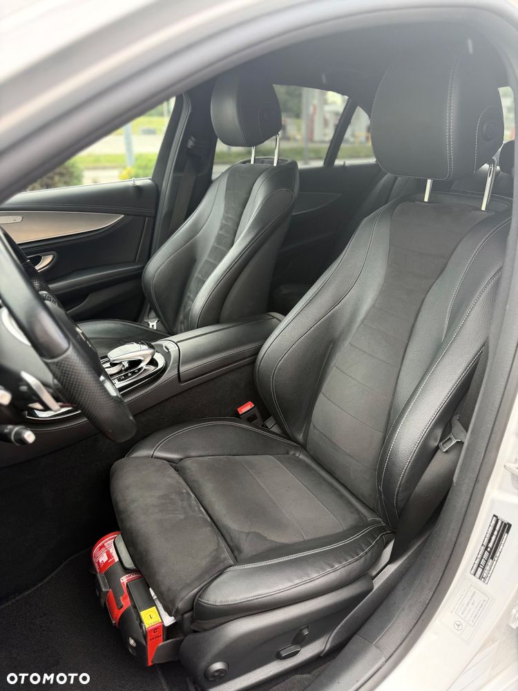 Mercedes-Benz Klasa E 220 d 4-Matic 9G-TRONIC - 8