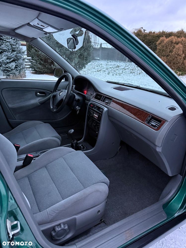 Honda Civic 1.4i - 6