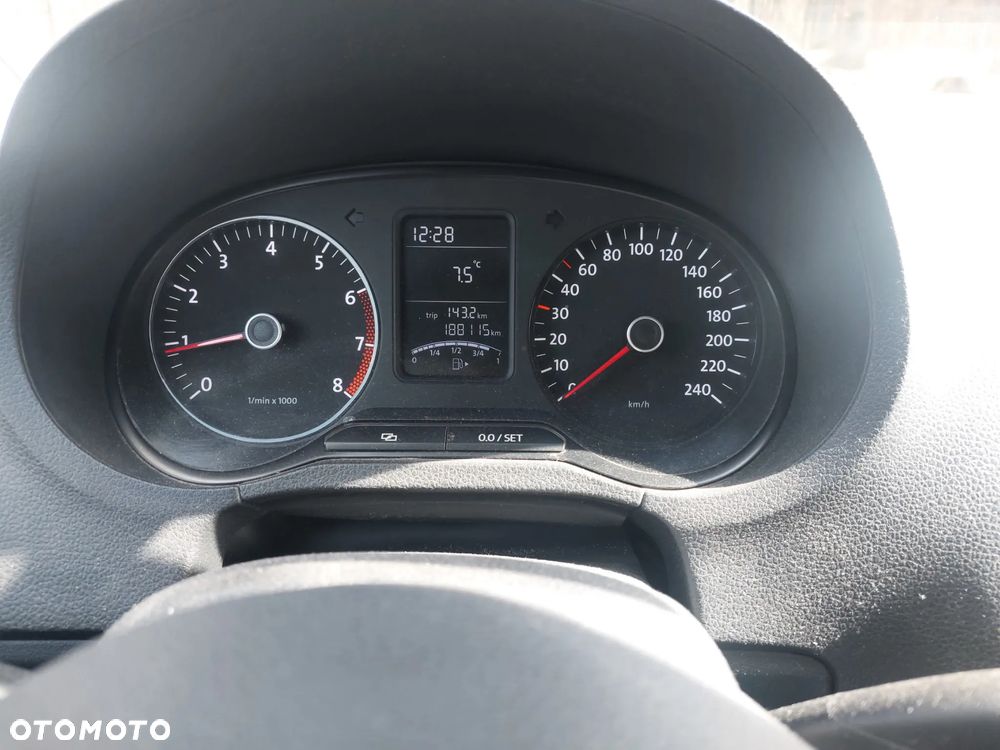 Volkswagen Polo - 1