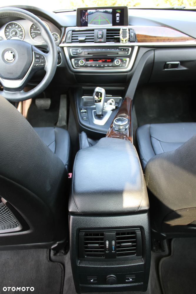 BMW Seria 3 328i xDrive Sport Line - 22