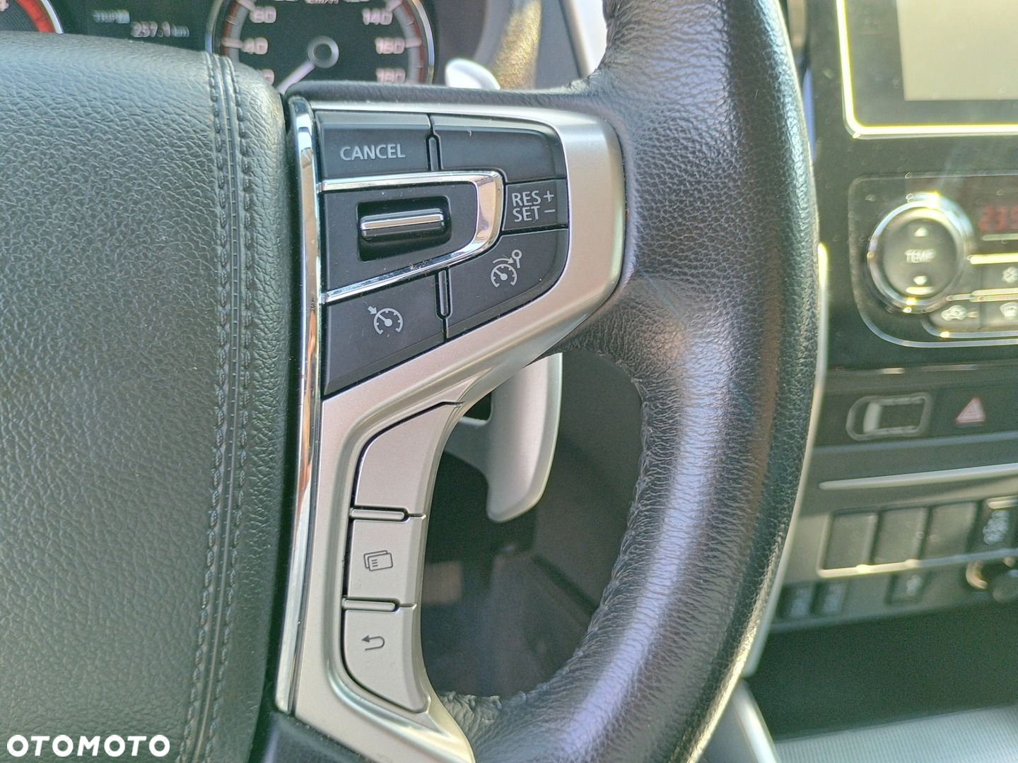 Mitsubishi L200 2.2 d DC Instyle Plus - 24