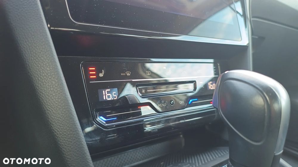 Volkswagen Passat 2.0 TSI Elegance DSG - 22