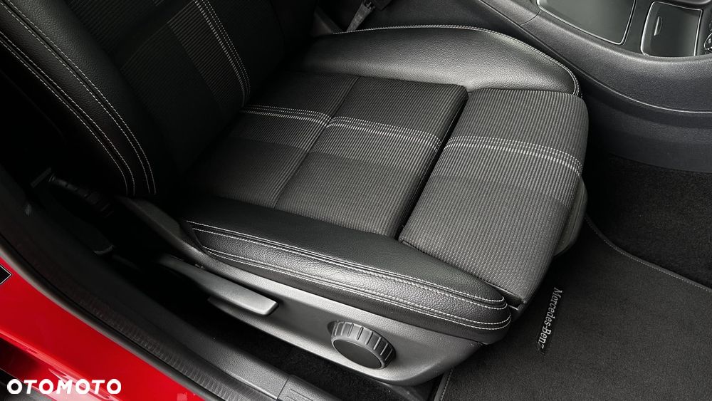 Mercedes-Benz GLA - 24