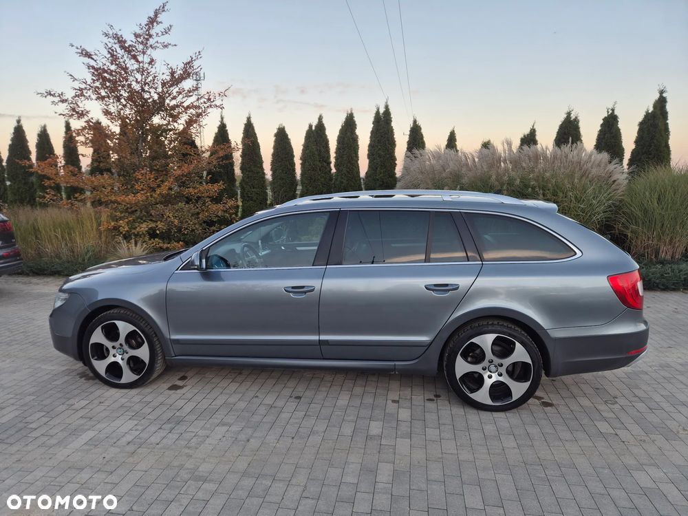 Skoda Superb 2013 photo 4