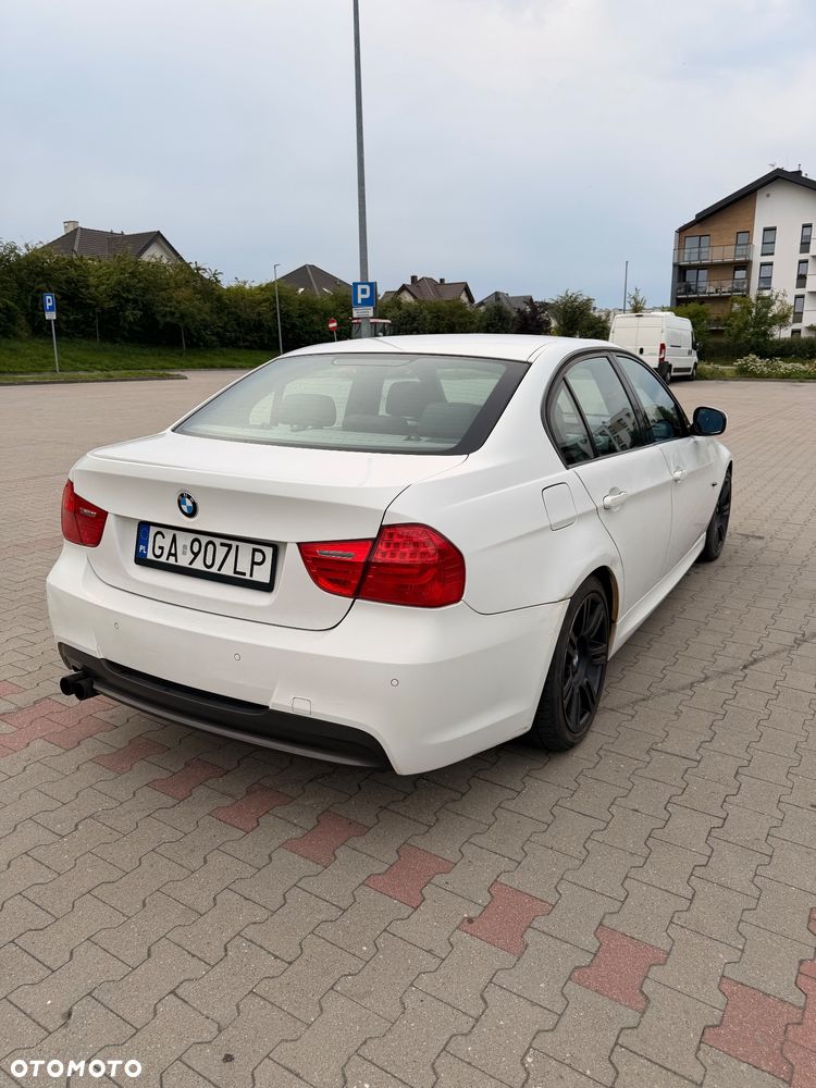 BMW Seria 3 318i - 1