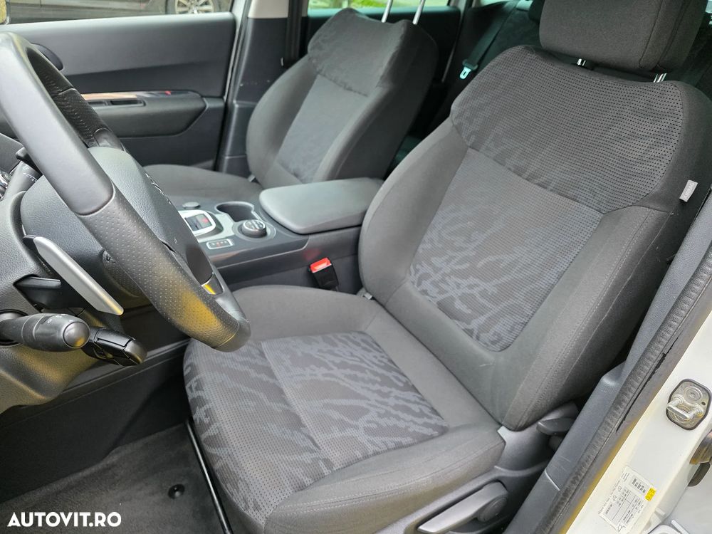 Peugeot 3008 Hybrid4 - 9