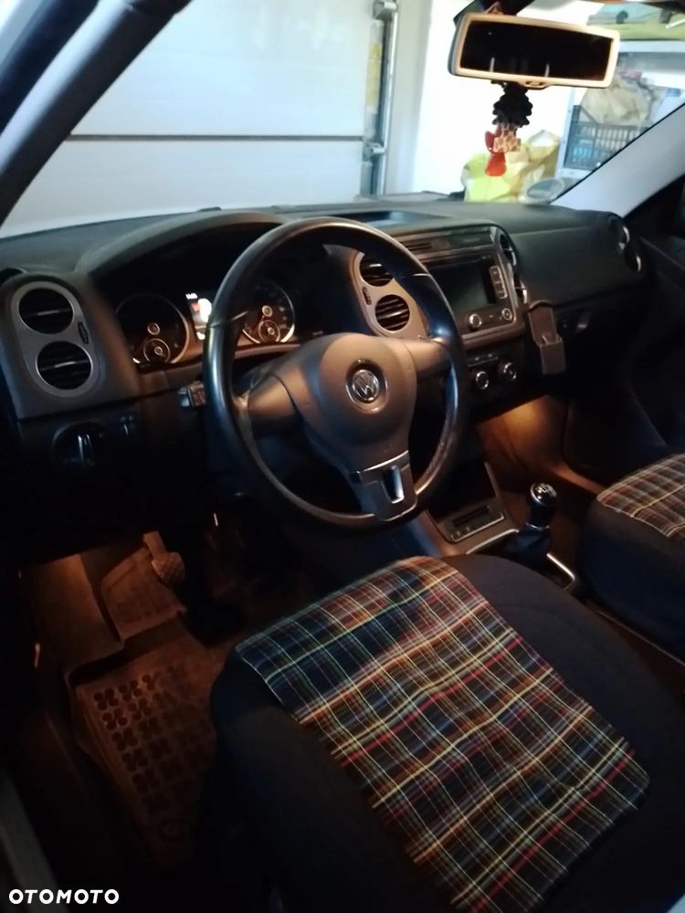Volkswagen Tiguan - 5