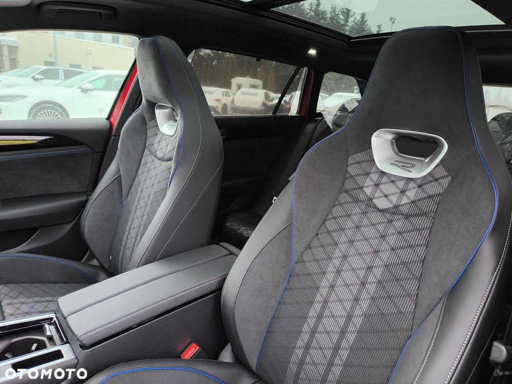 Volkswagen Passat Variant 2.0 TSI R-Line Plus DSG - 11