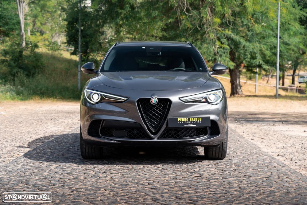 Alfa Romeo Stelvio V6 2.9 Bi-Turbo AT8-Q4 Quadrifoglio - 4