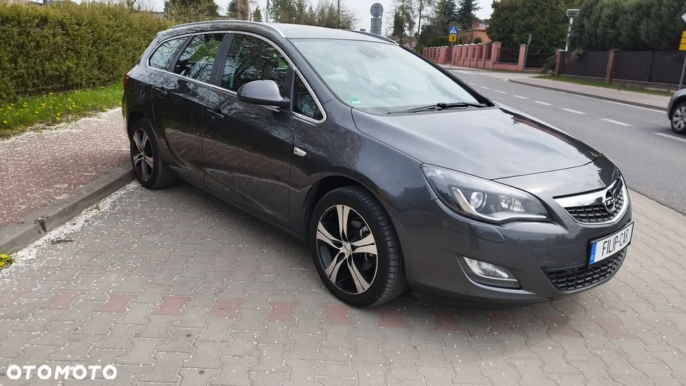 Opel Astra 1.4 Turbo Cosmo - 2
