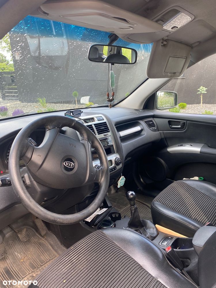 Kia Sportage 2.0 CRDi Tour - 9