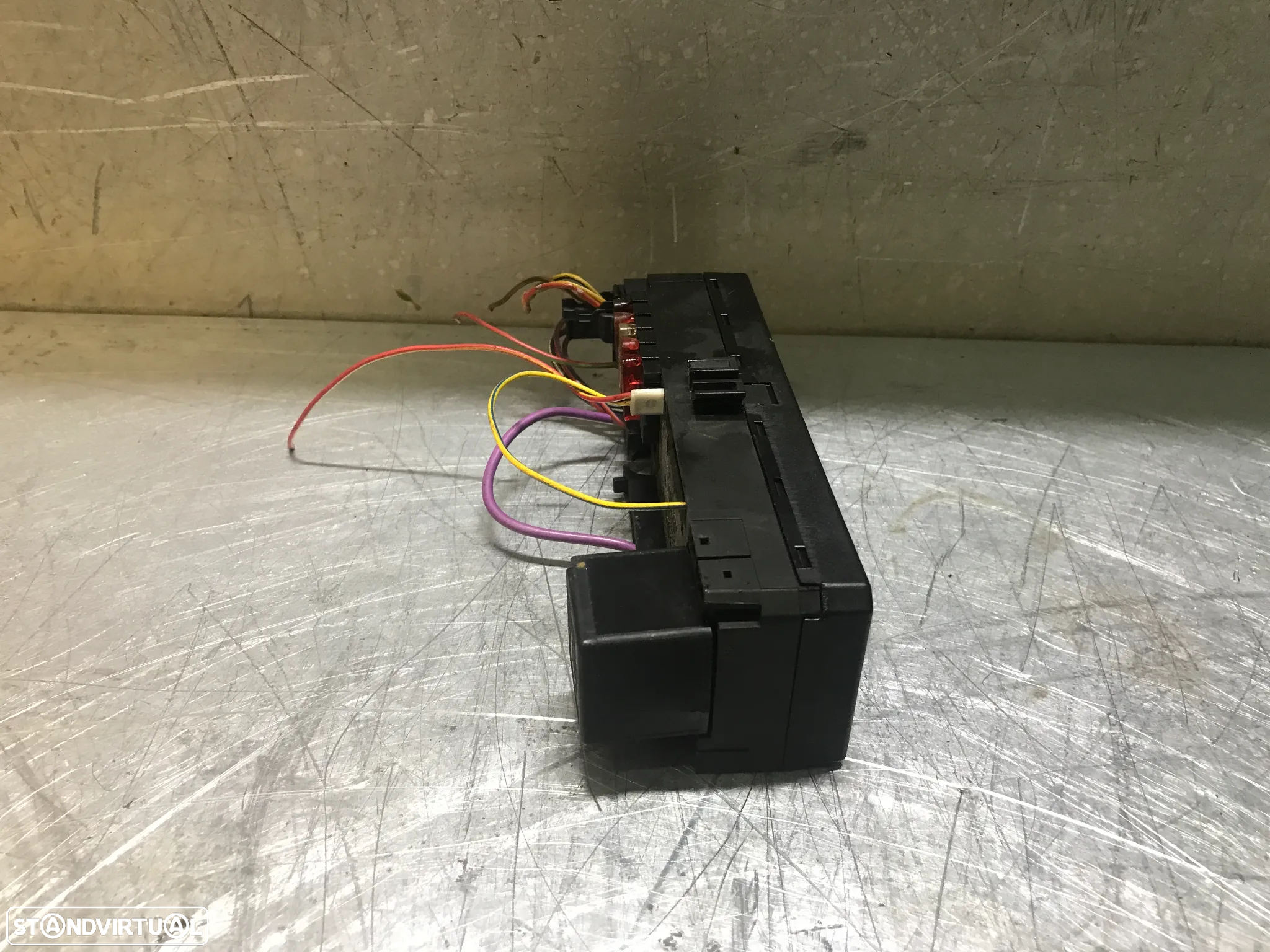 CAIXA DE FUSIVEIS MERCEDES W202 C200 C220 A0005400172 - 2