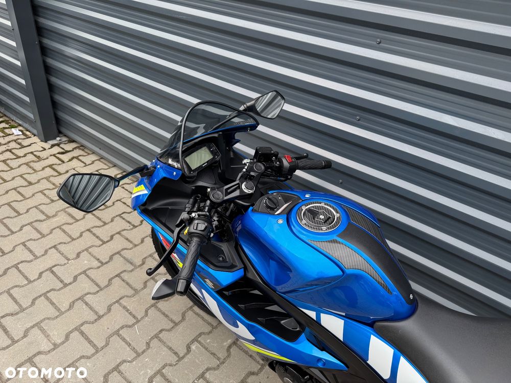 Suzuki GSX-R - 6