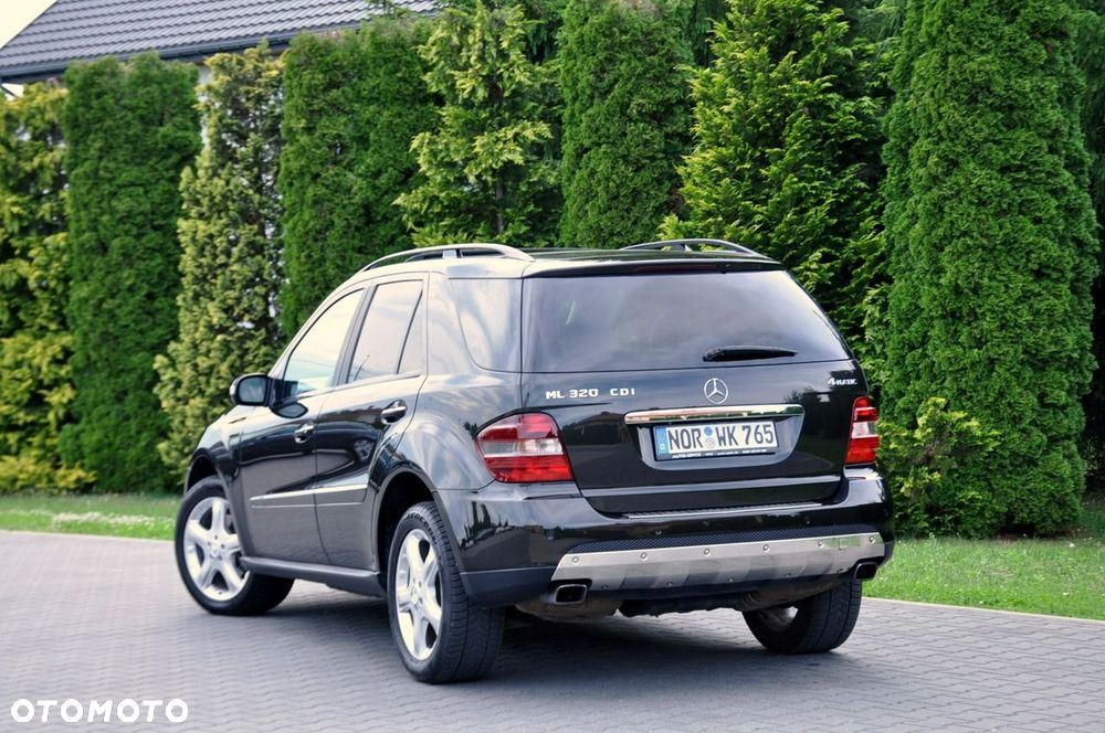 Mercedes-Benz ML - 14
