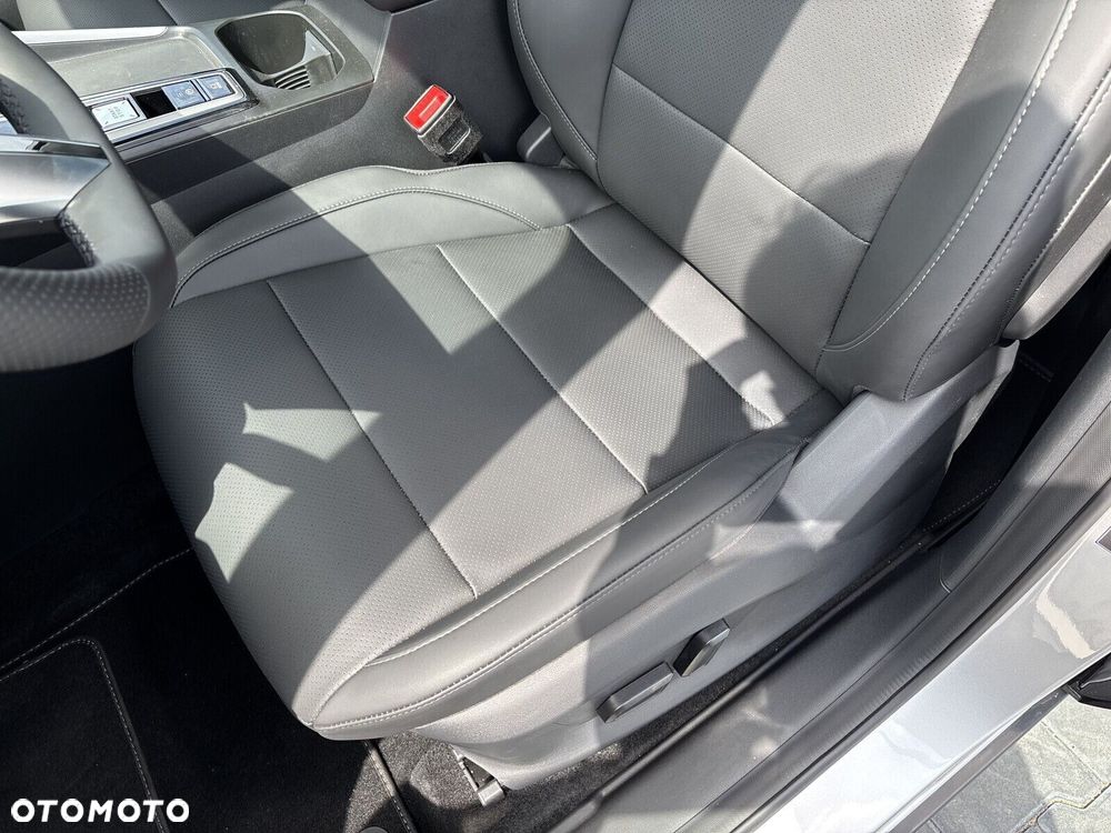MG ZS Hybrid+ - 13