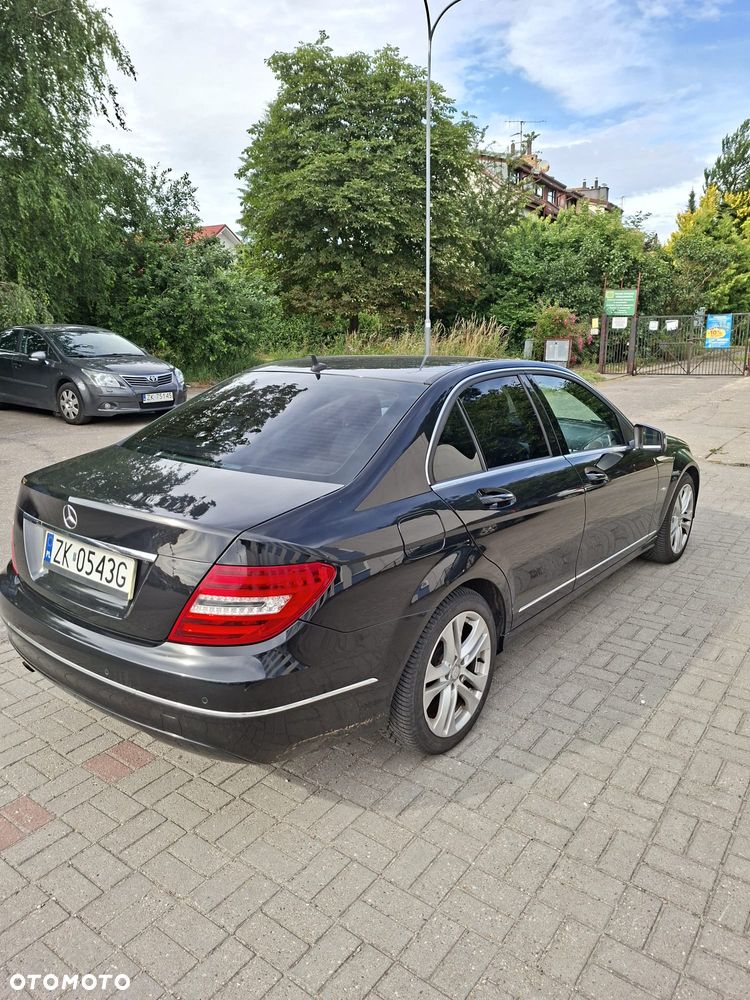 Mercedes-Benz Klasa C 180 CGI BlueEff Classic - 2