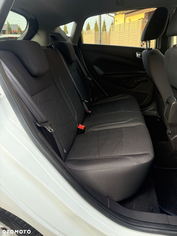 Ford Fiesta 1.0 Champions Edition - 19