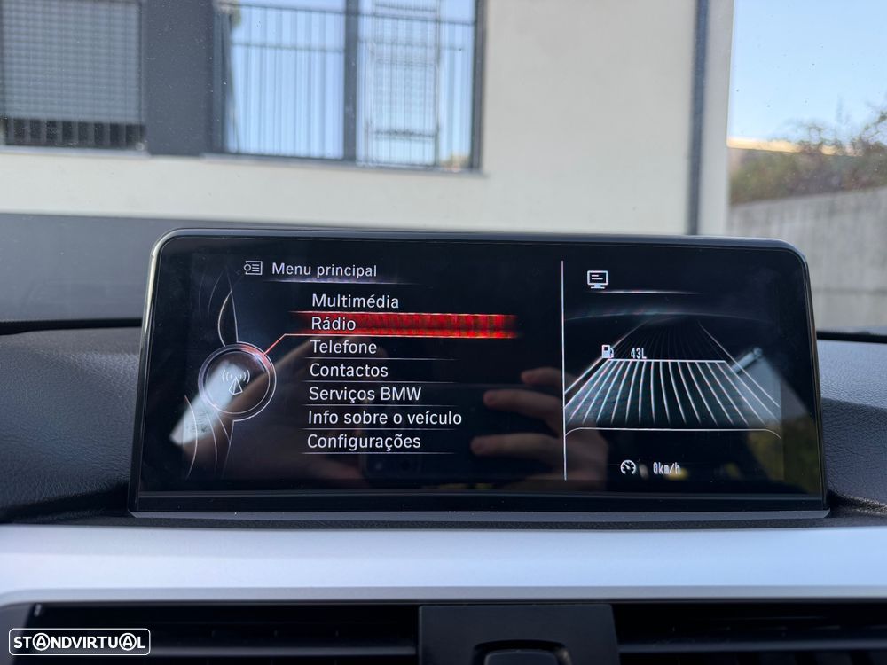 BMW 320 d Pack M - 23