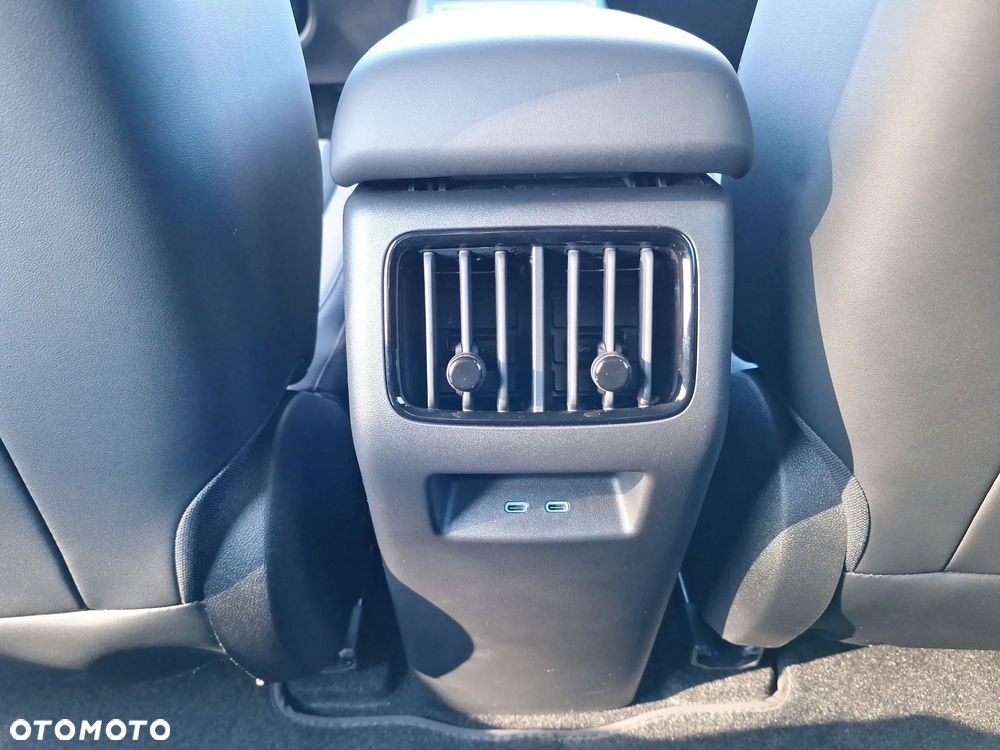 BYD Dolphin G Comfort E-CVT - 31