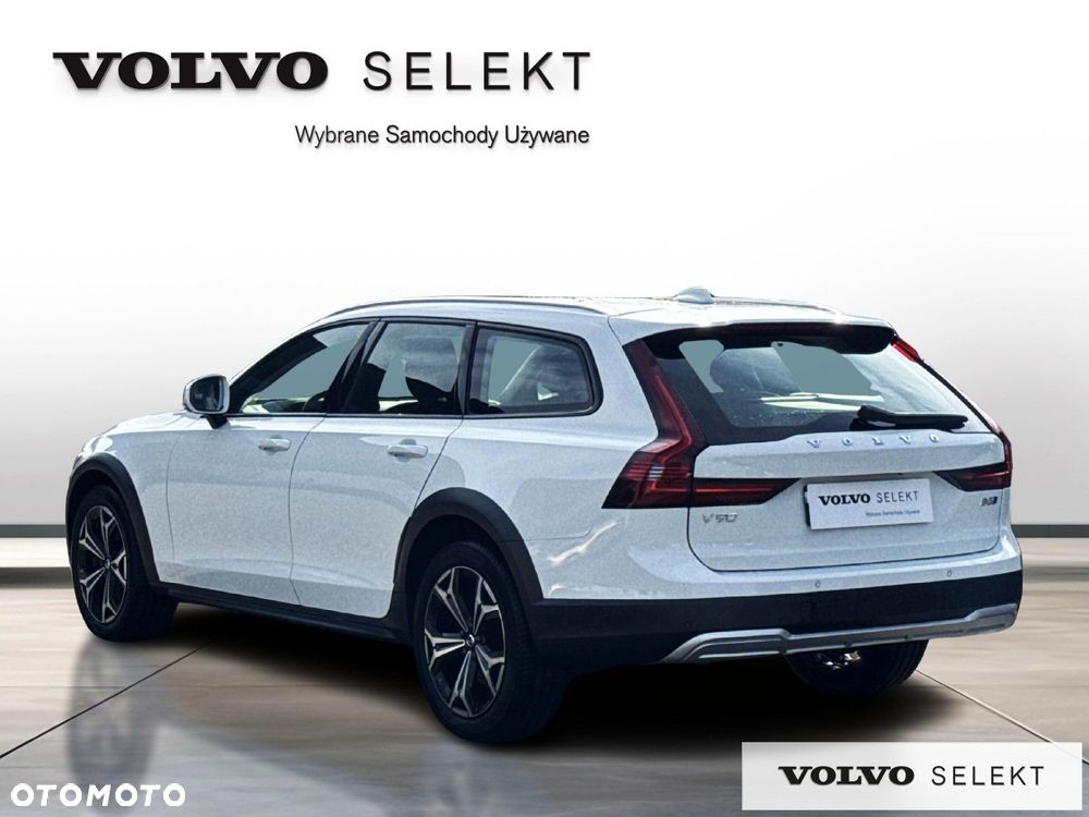 Volvo V90 Cross Country - 4