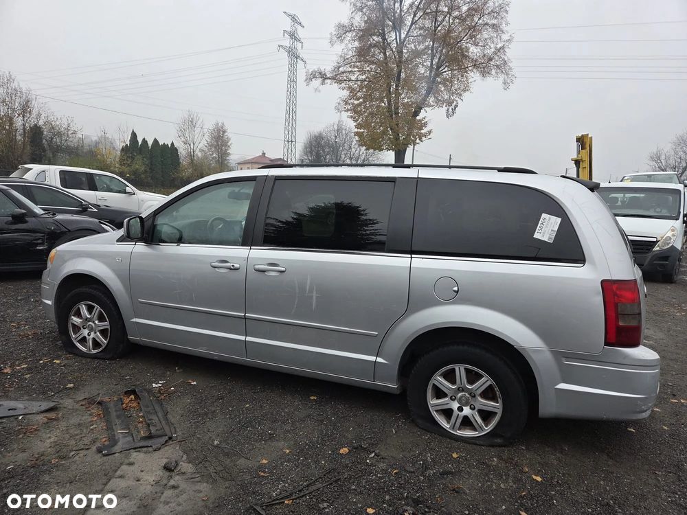 Chrysler Grand Voyager - 16