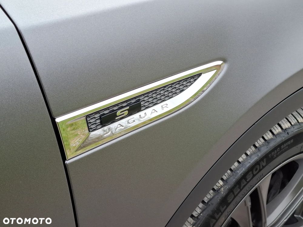 Jaguar E-Pace P250 AWD R-Dynamic S - 10