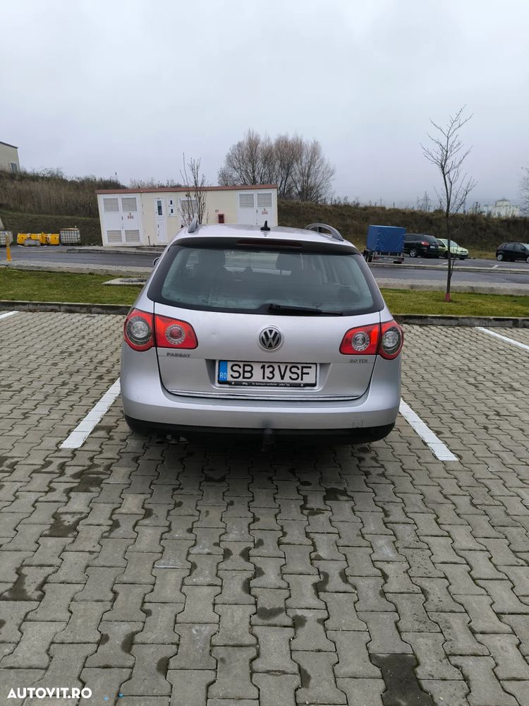 Volkswagen Passat Variant 2.0 TDI DPF 4Motion Highline - 4