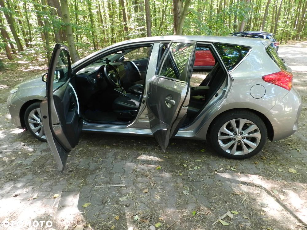 Toyota Auris 1.8 HSD Luna - 4