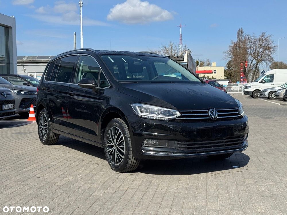 Volkswagen Touran - 4