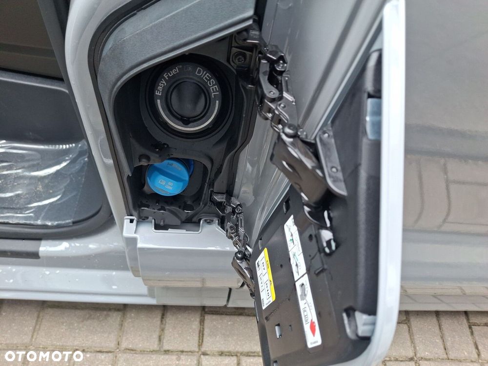 Volkswagen Transporter Furgon 2.0 TDI 150 KM manual - 15