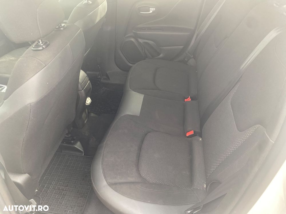Jeep Renegade - 8