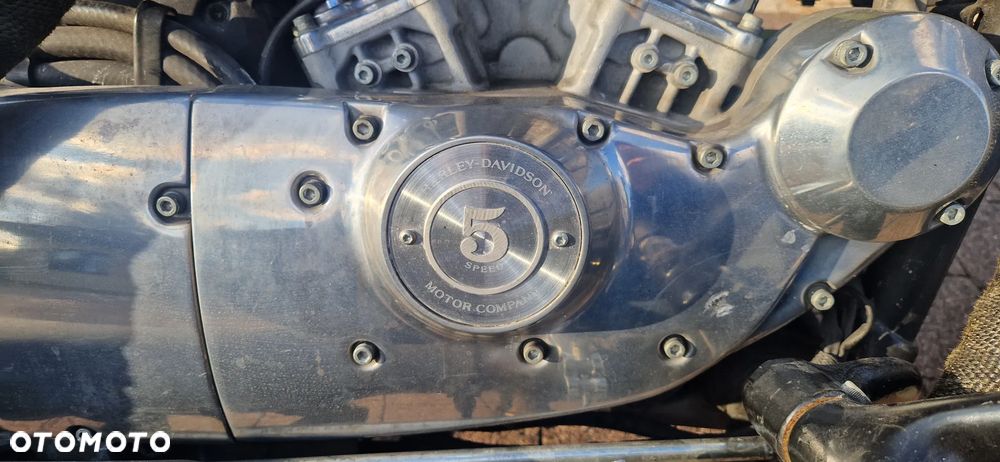 Harley-Davidson Sportster Roadster 883R - 4