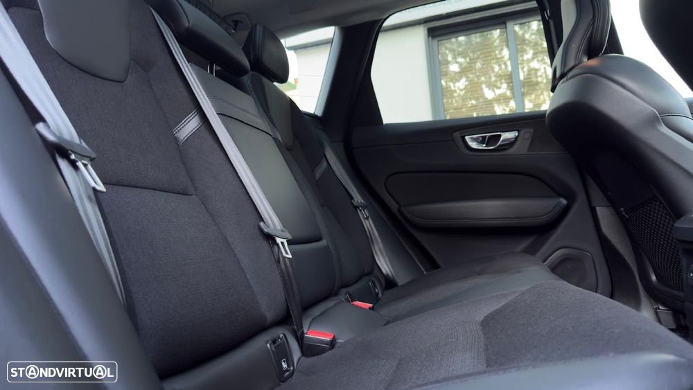 Volvo XC 60 2.0 T6 PHEV R-Design AWD - 15