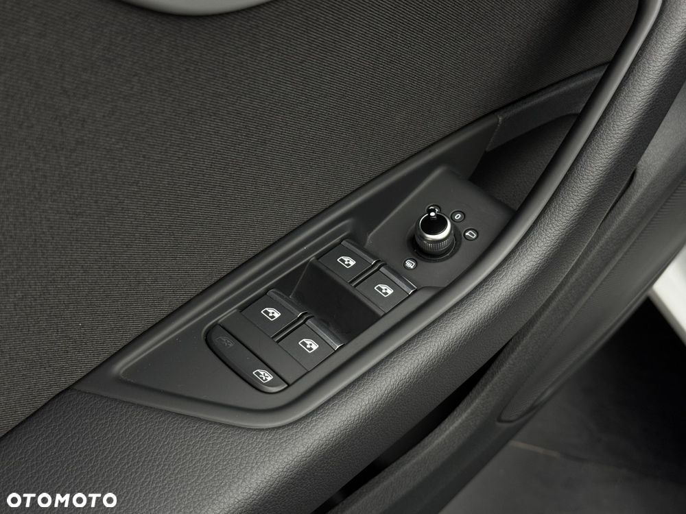 Audi A4 Avant 35 TFSI mHEV S tronic - 24