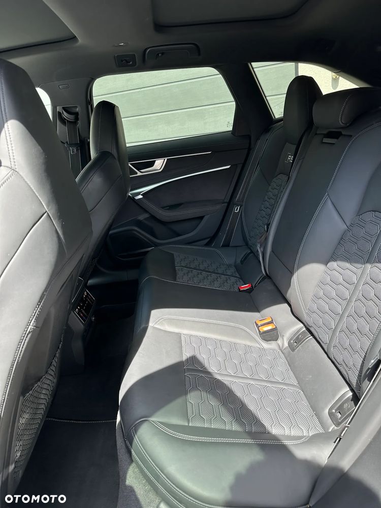 Audi RS6 Avant - 10