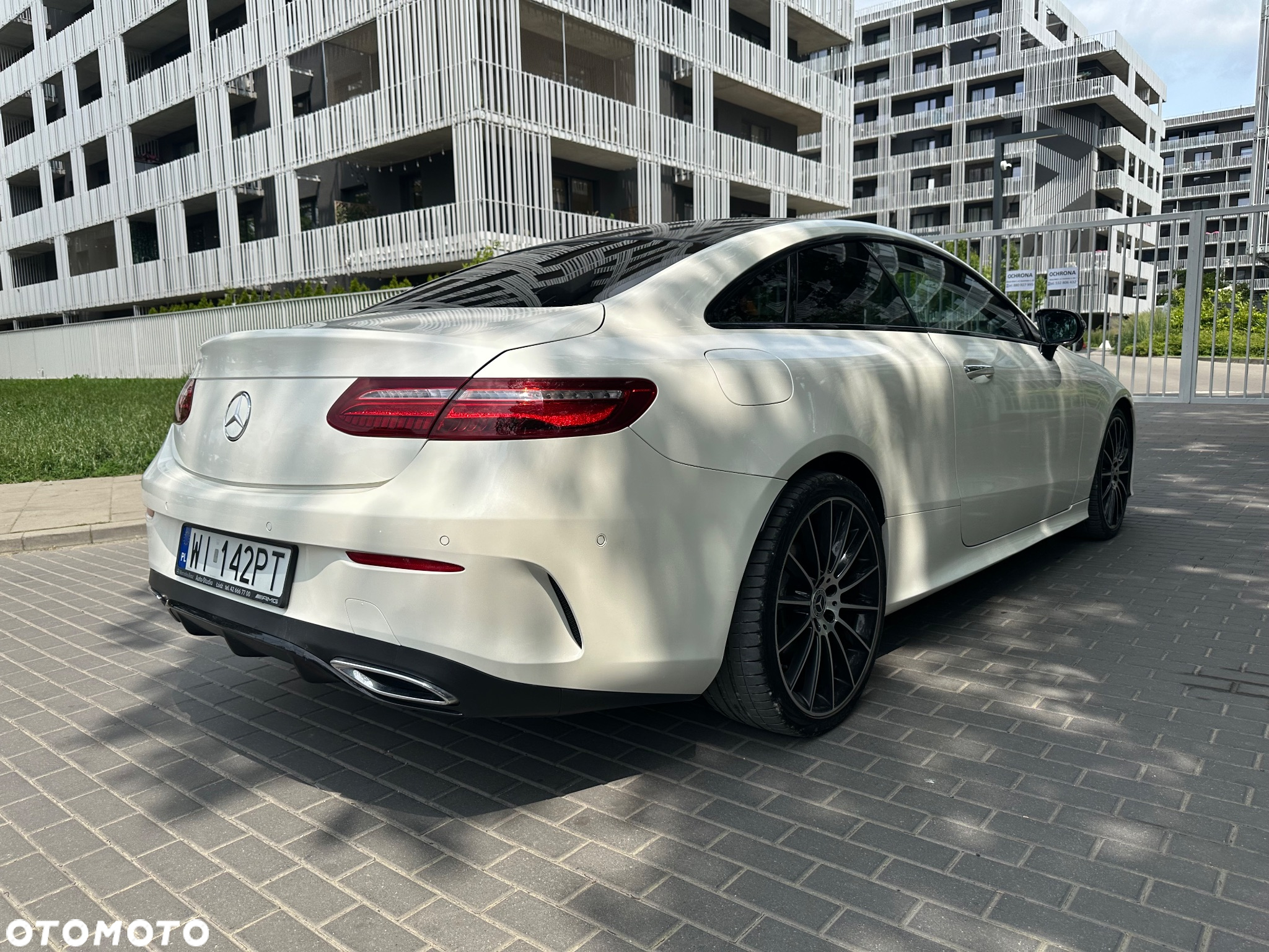 Mercedes-Benz Klasa E 220 d Coupe 4-Matic 9G-TRONIC - 3