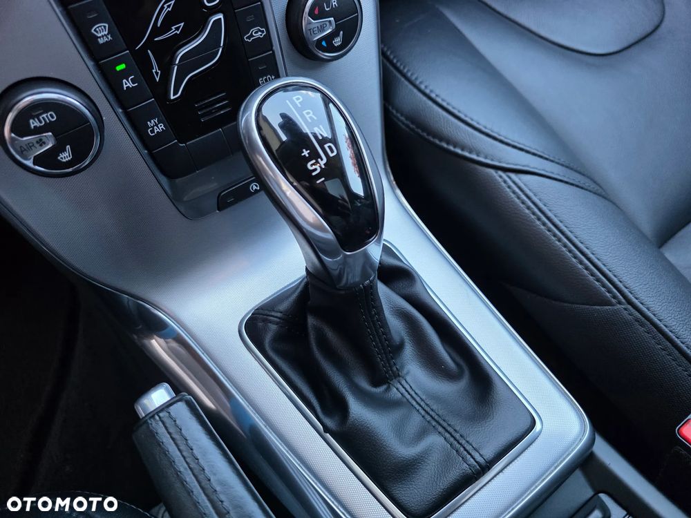 Volvo V40 D3 Geartronic Inscription - 19