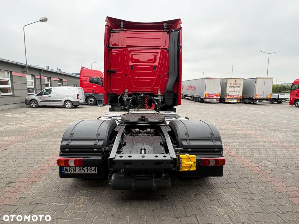 Mercedes-Benz Actros - 5