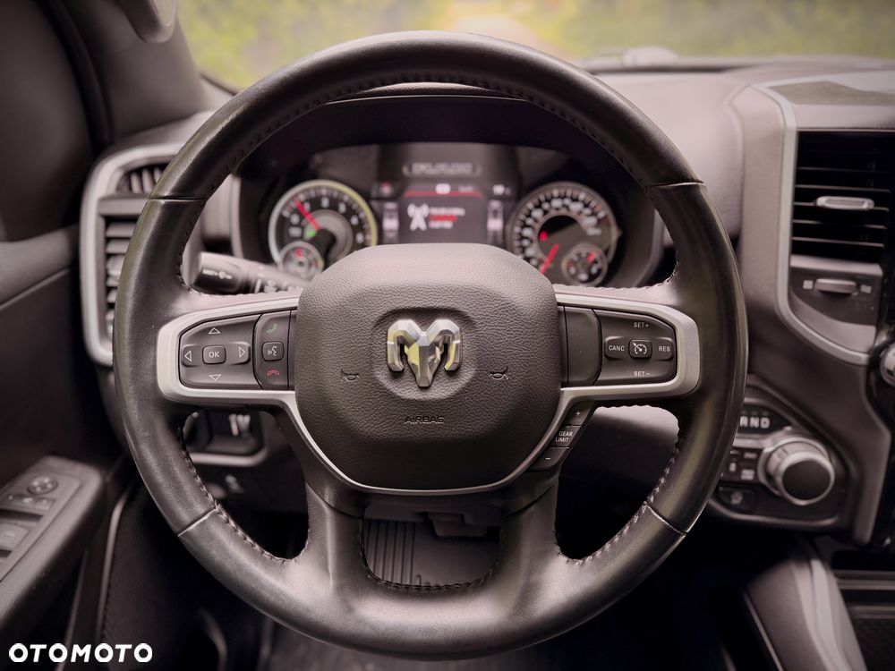 RAM 1500 Crew Cab Shortbed Bighorn - 23