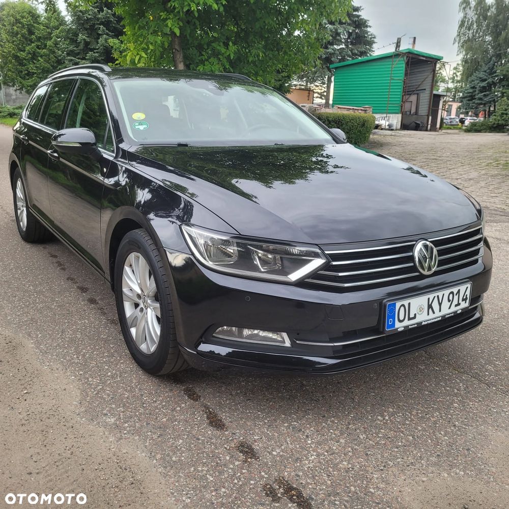 Volkswagen Passat - 1