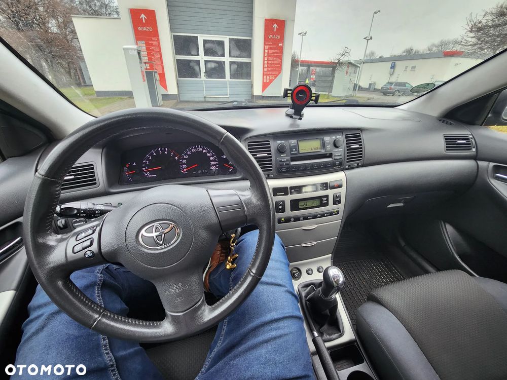 Toyota Corolla 1.6 VVT-i Sol (air6) - 3