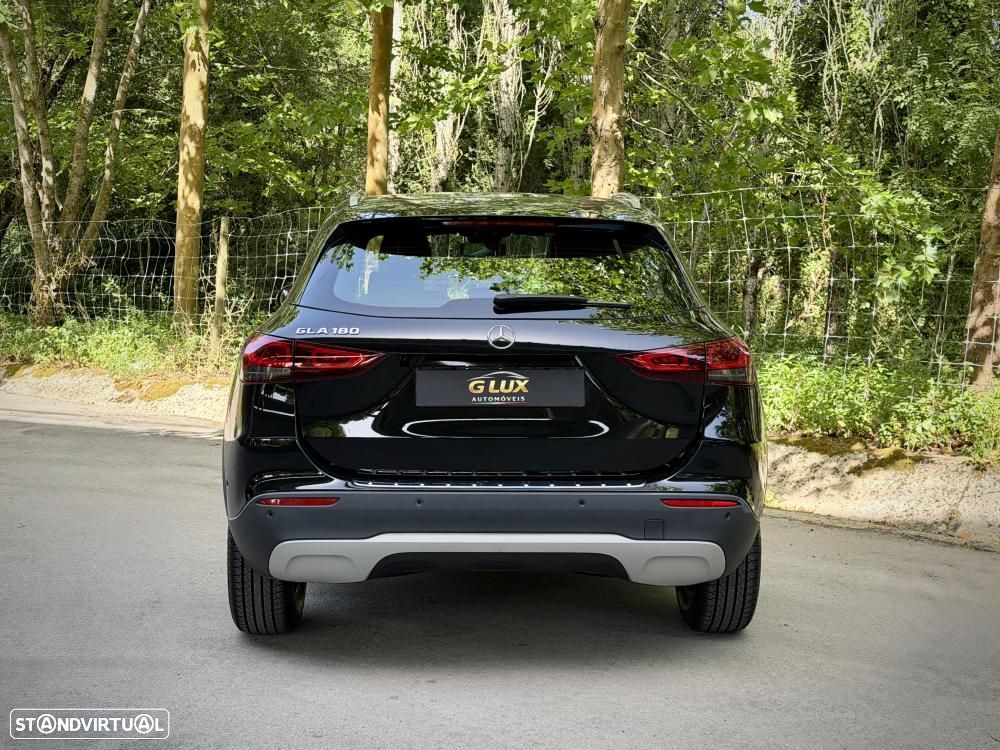 Mercedes-Benz GLA 180 7G-DCT - 5