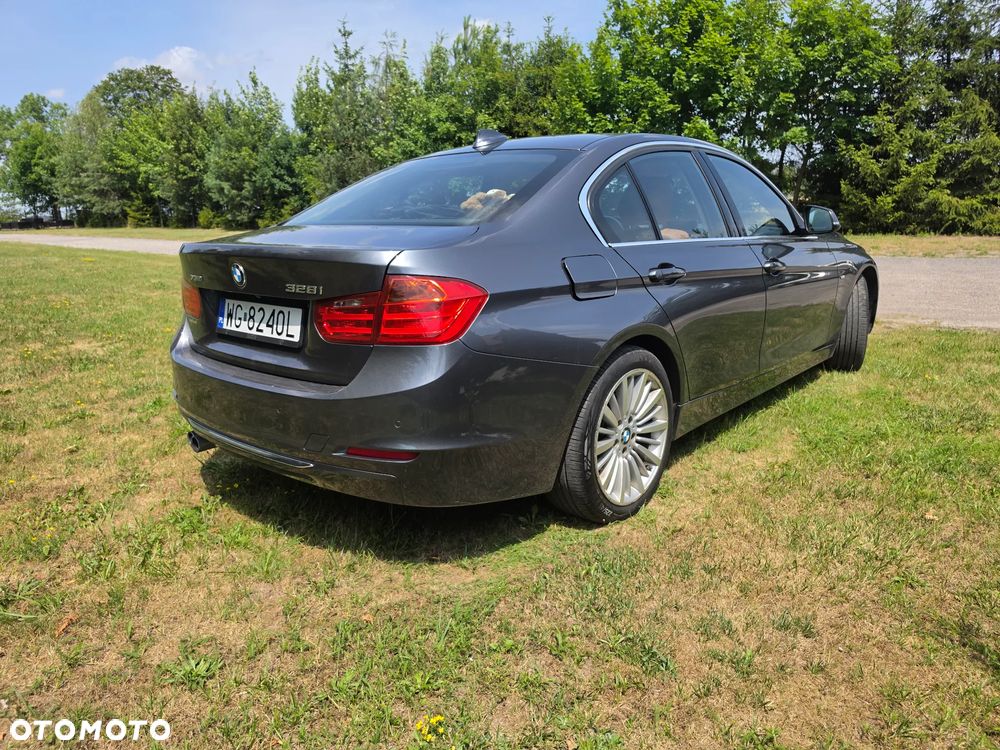 BMW Seria 3 328i xDrive - 4