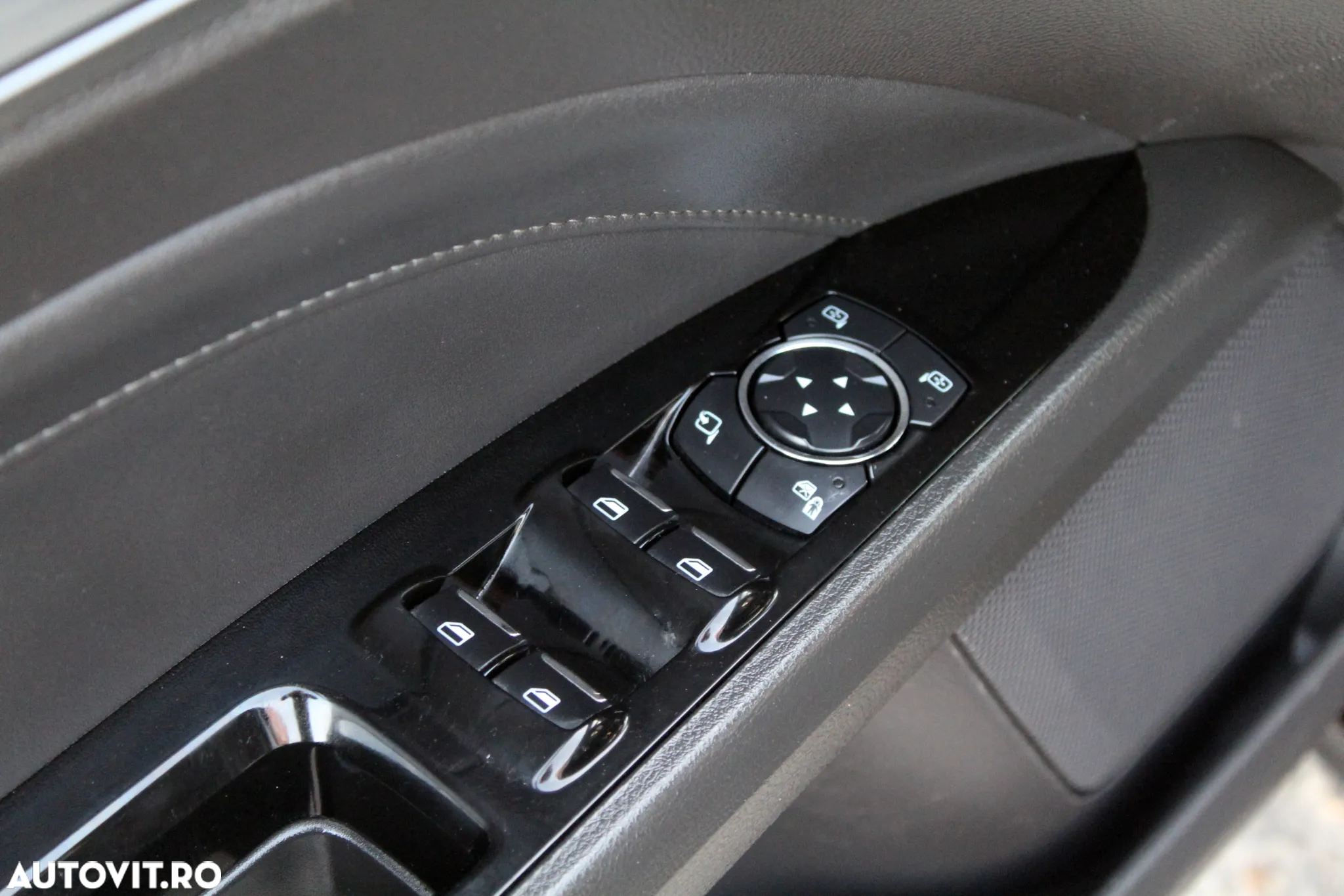 Ford Mondeo 2.0 HEV Titanium - 20